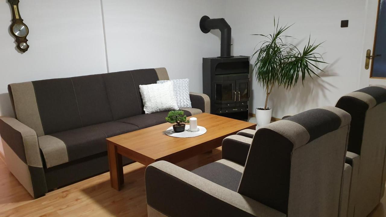 Apartmany Anna เบเชนยอวา ภายนอก รูปภาพ